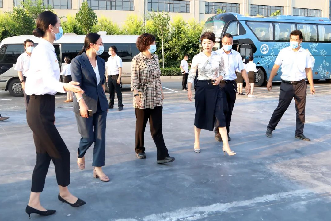 邢台市市长宋华英一行莅临华兴三期观摩指导